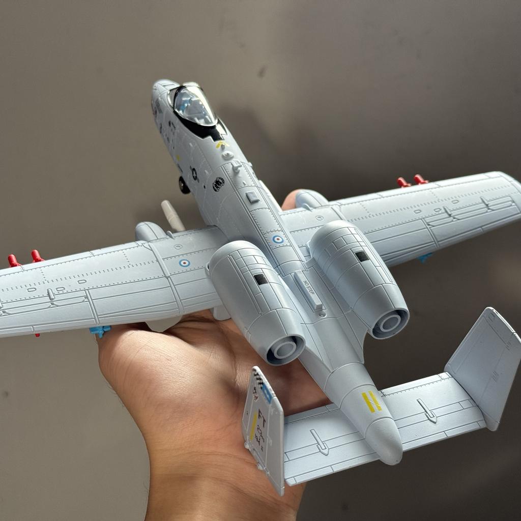 1/62 A-10 Thunderbolt II Warthog Samolot Metalowy Odlewany Ciśnieniowo Model Samolotu Kolekcjonerski Ozdoby dla Miłośników z Dźwiękiem i Światłem Chłopcy