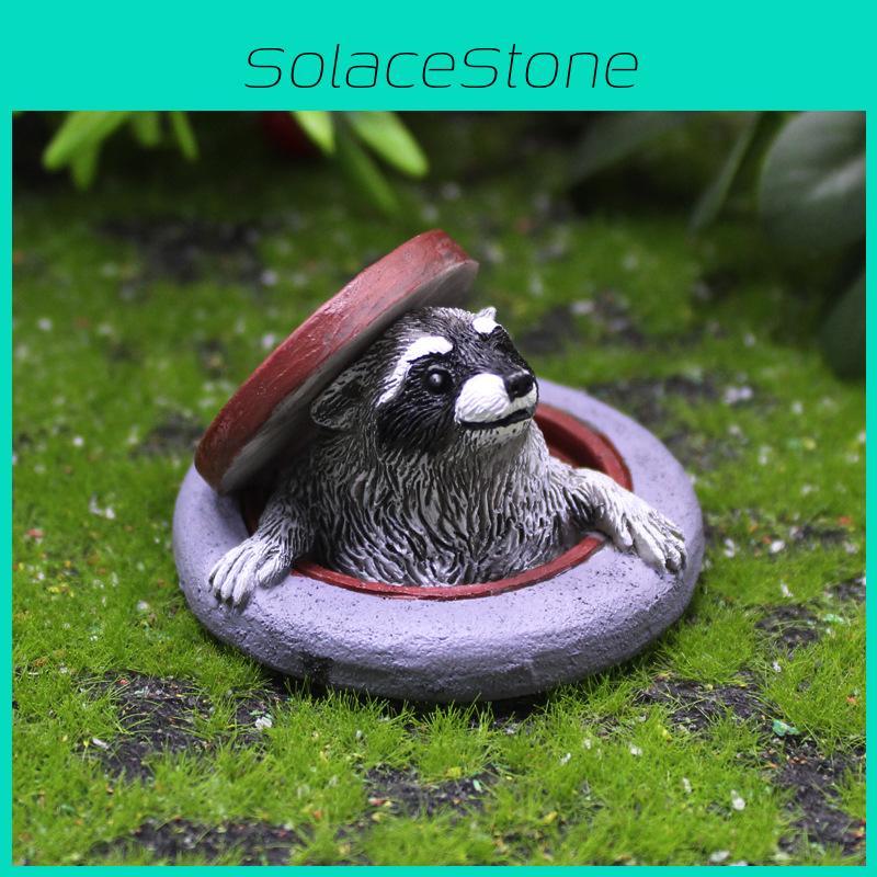 Raccoon Under Figurine The Manhole Cover Creative Resin Ornament Landscape For