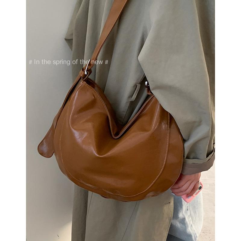 Retro Large-capacity Underarm Bag Women's 2025 New Solid-color Soft-sided Dumpling Bag Versatile Shoulder Messenger Bag