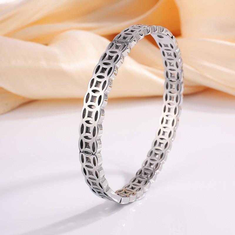 Starry Sky Full Diamond Titanium Steel Bracelet – Versatile, No-Fade Silver Women's Fashion Accessory