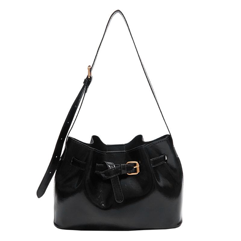 

Simple casual bag women s new high-end texture shoulder bag fashion messenger bag pleated bucket mother bag чёрный