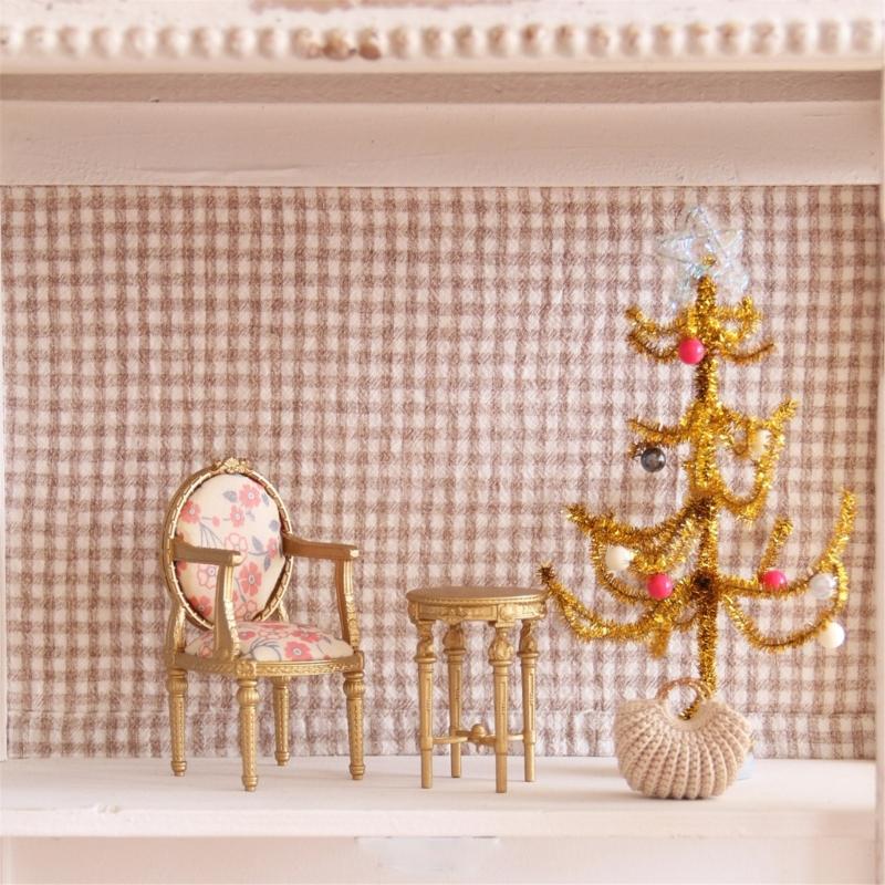 1/12 Scale Wooden Dollhouses Furniture Set Mini Wooden Table And Chair For Kids Floral Pattern
