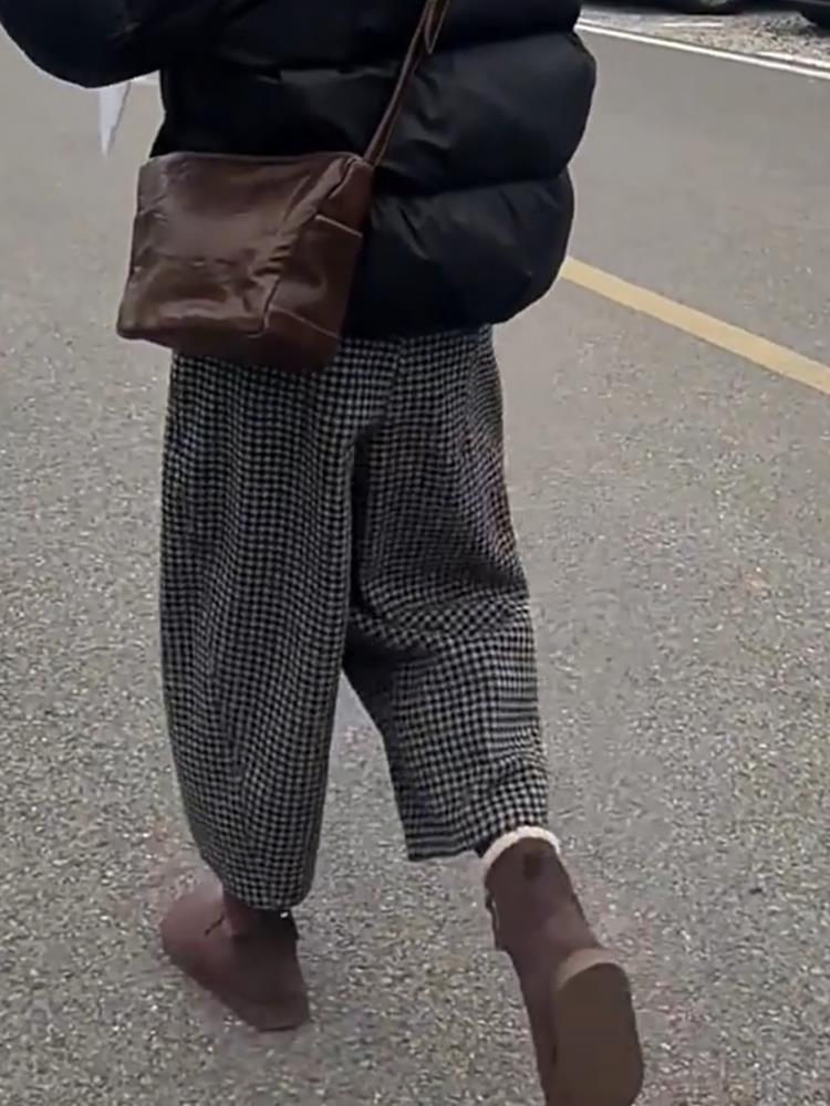 Loose Plus Size Plaid High Waist Wide Leg Pants for Women - Concealing, Casual Fit, Autumn/Winter