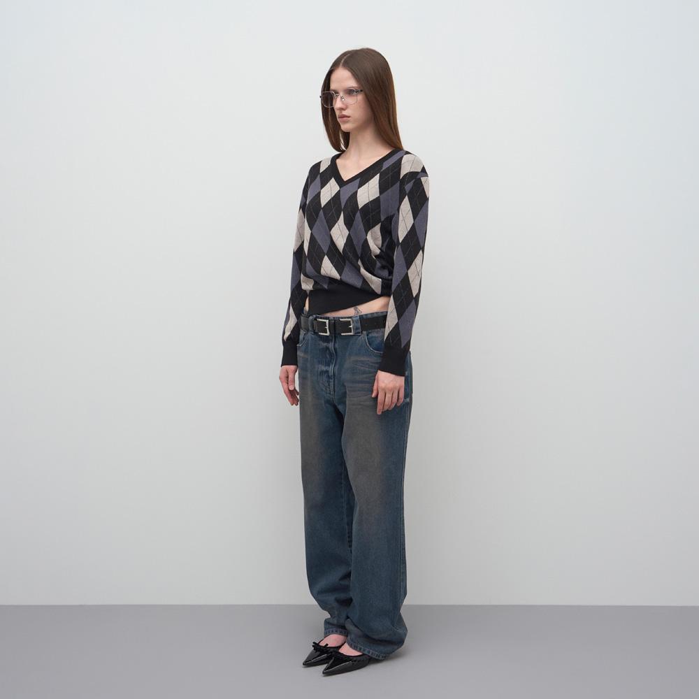 LCDC™ Argyle Check V-Neck Knit Top