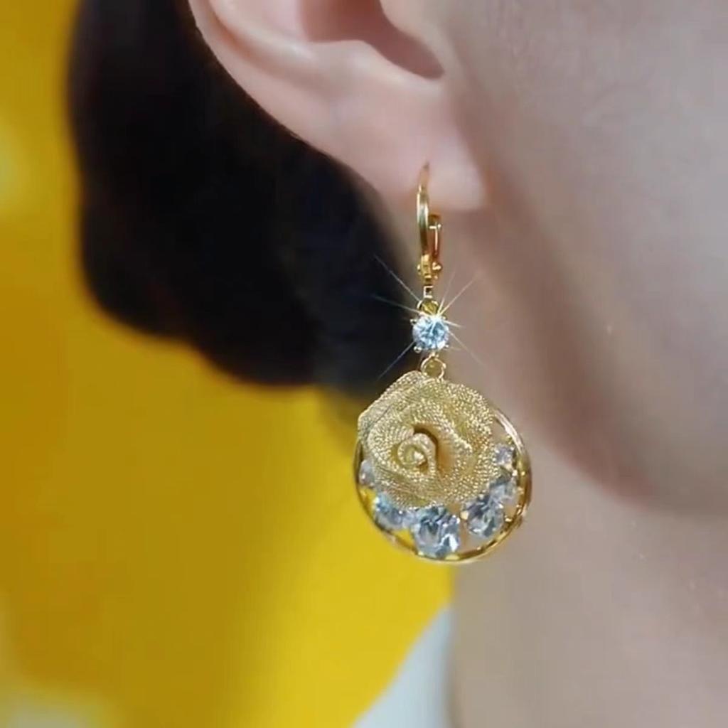 Fashion super flash rose earrings, niche versatile face thin earrings temperament earrings