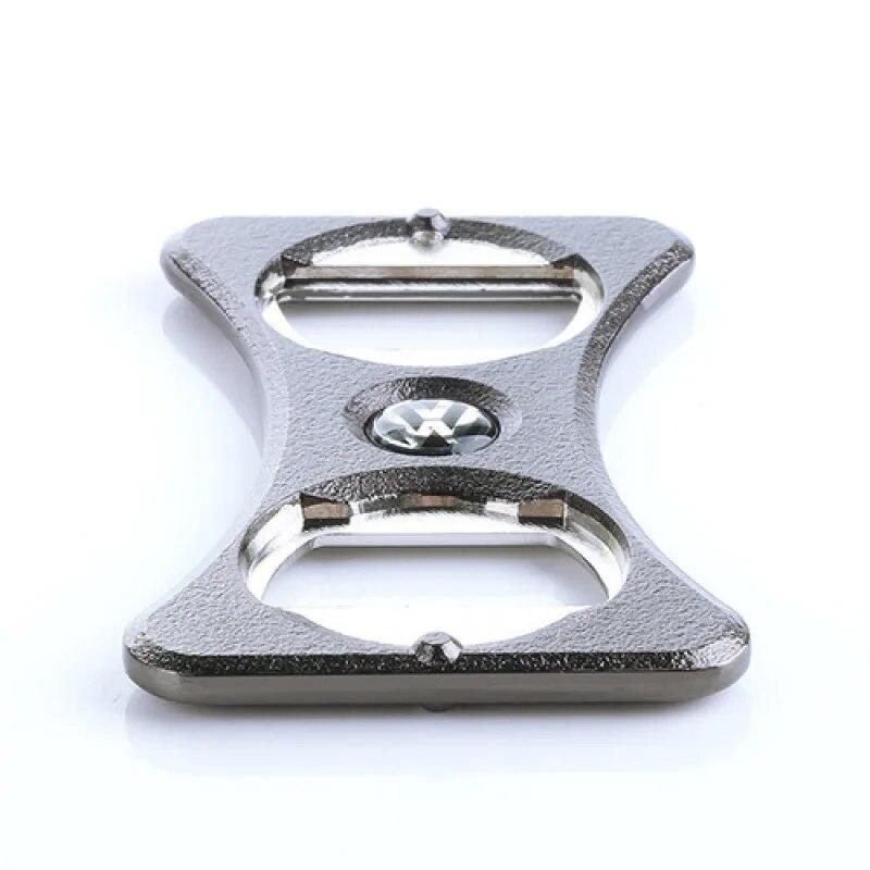 Flasköppnare för bilar Bilspänne Clip Style Flasköppnare Koppdelare för VW/Golf Jettas MK5 MK6 GTI Mugghållare Förvaringslåda