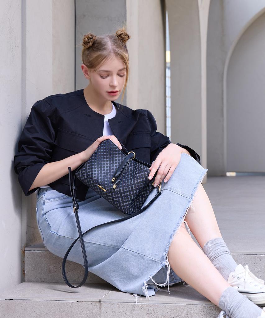 Banabana Nectar C Crossbody Bag