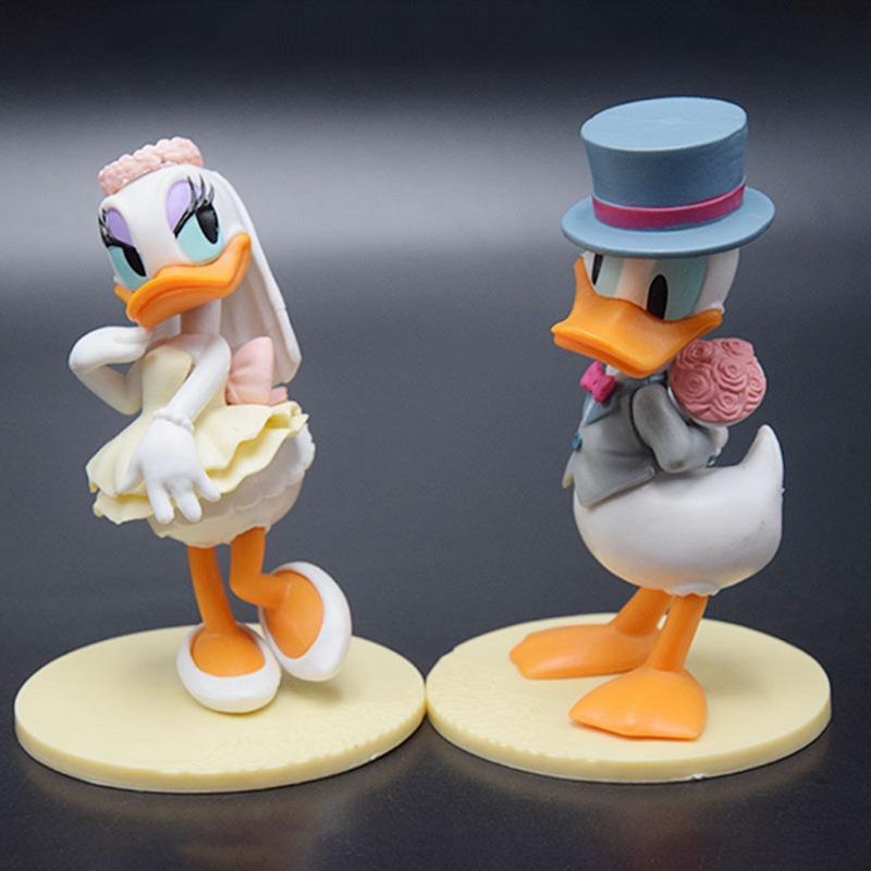 2pcs Disney Donald Duck Wedding Dress Design Handmade Exquisite Daisy Duck Doll Toy Disney Fan Wedding Cake Decoration Gift Collection Model
