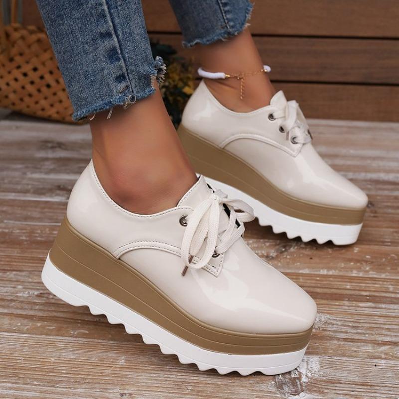 Large size thick-soled muffin shoes women's autumn and winter new lace-up square head patent leather thick-soled wedge heel heightening shoes