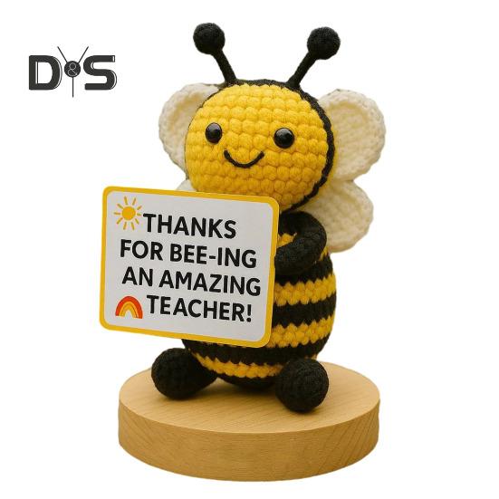 Crocheted Bee Teacher Appreciation Gift Handmade Thankful Bee Ornament with Sign Bee Crochet Doll Gift for Teachers Birthday Teacher's Day