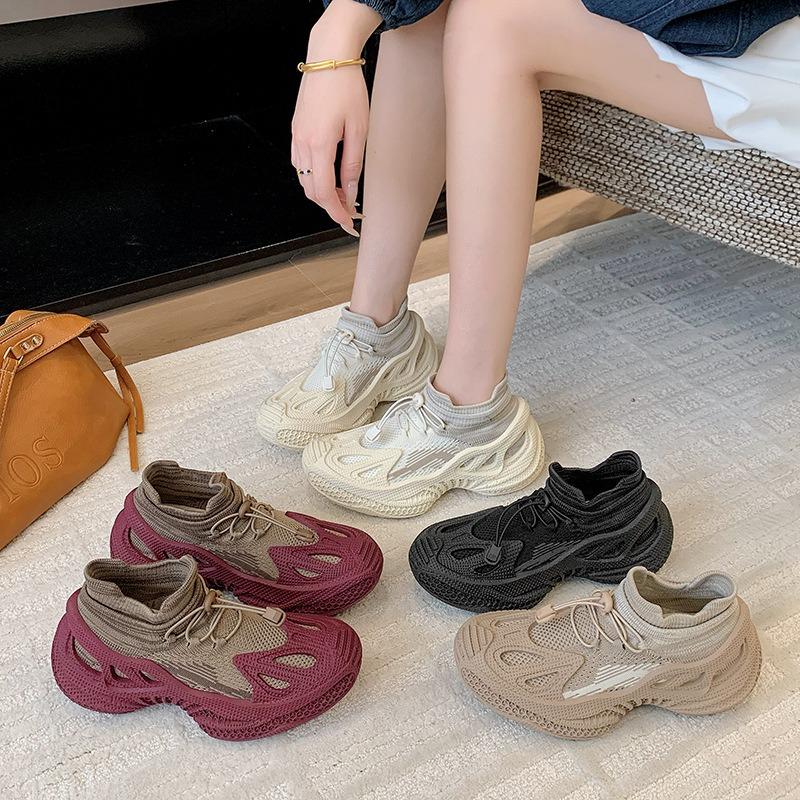 Couple socks shoes women's summer new thick-soled fly-woven sports and leisure shoes one-pedal men's running shoes