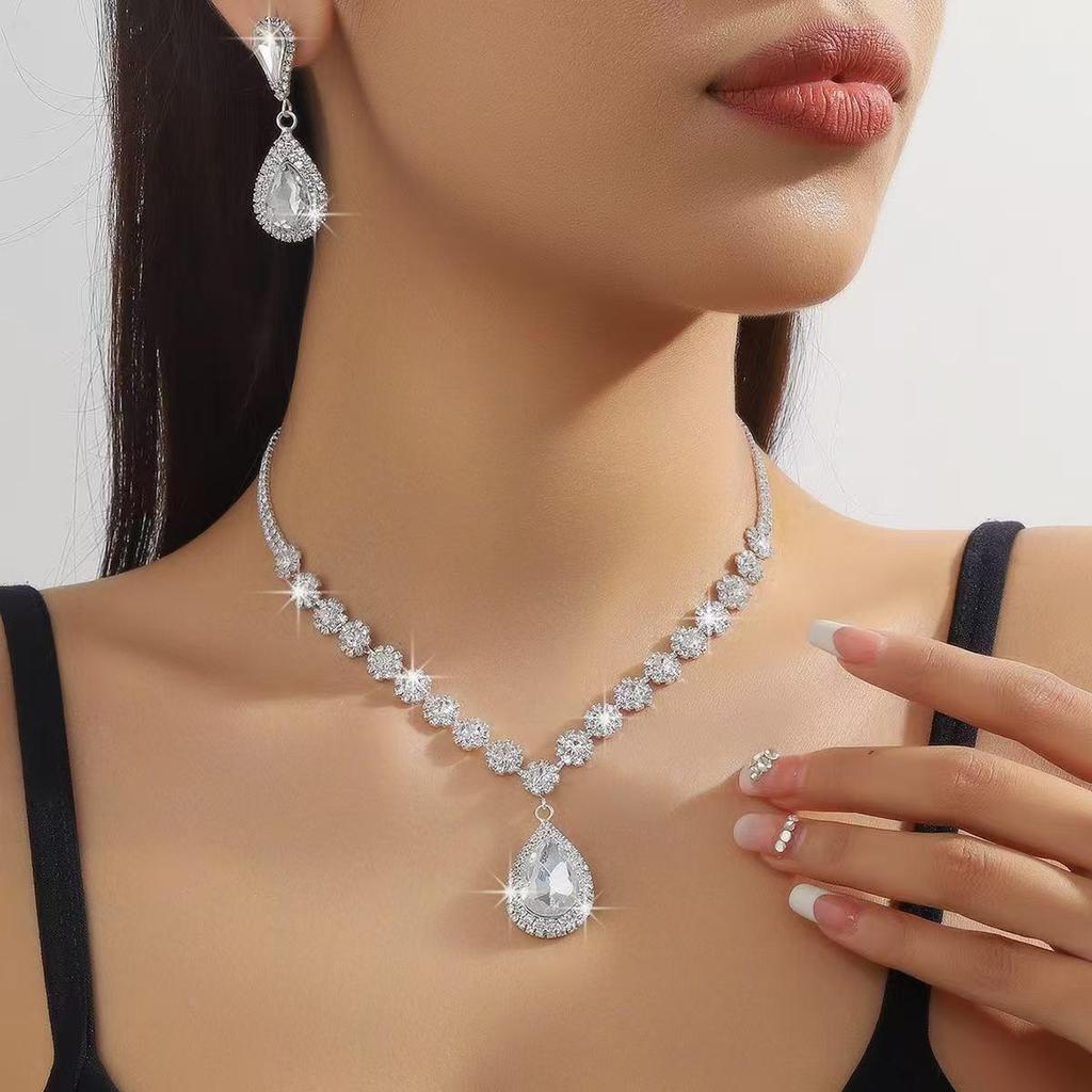 Elegant Cross-continental Bridal Rhinestone Necklace & Earring Set
