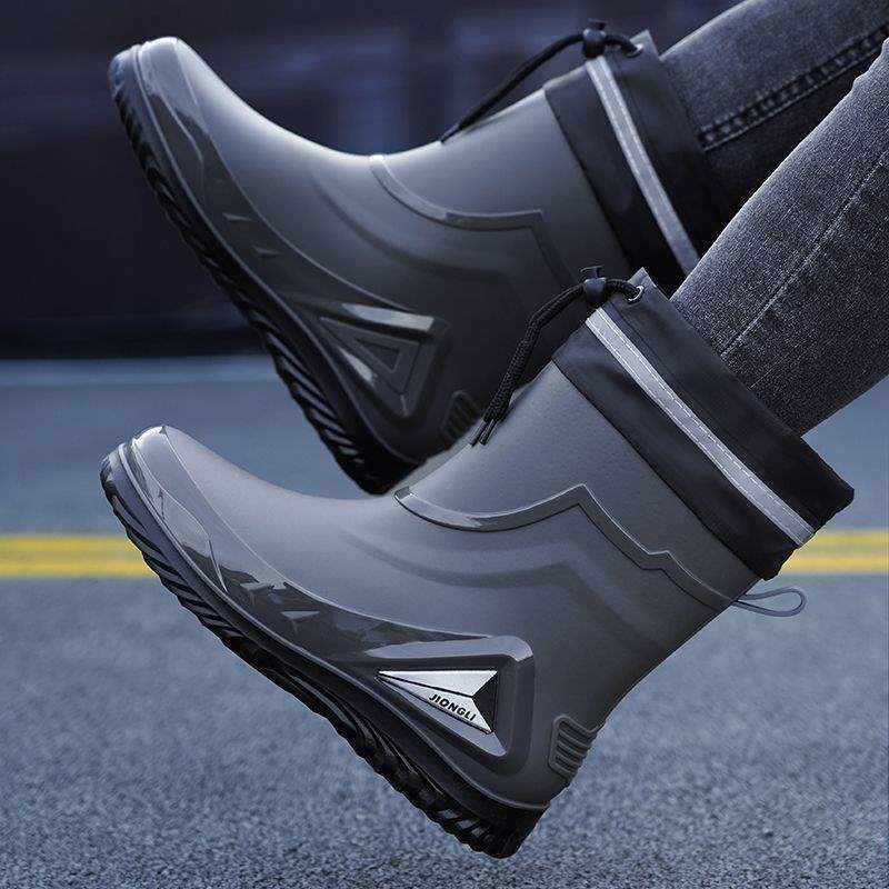Rain shoes men's fashion waterproof bundle rain boots medium and short tube velvet waterproof shoes car wash work fishing rubber shoes overshoes