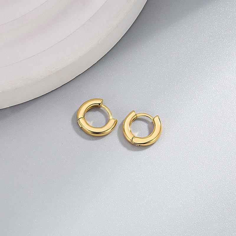 Minimalist Unisex 18K Gold Plated Hoop Ear Cuffs – Elegant and High-Quality Fashion Jewelry.