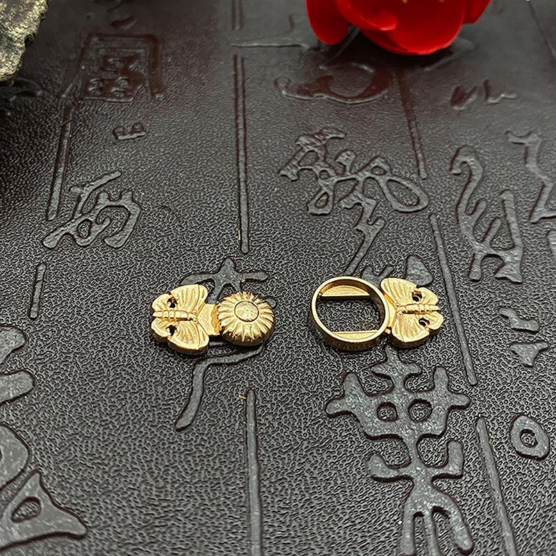 

Винтажные джинсы, пряжка на талии, невидимая пуговица, съемный затягивающийся пояс