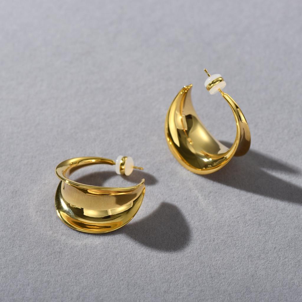 High-Class Temperament, Atmospheric Exaggeration, C-Type Copper-Plated 18K Real Gold S925 Silver Needle Earrings, Unique Personality, Light Earrings