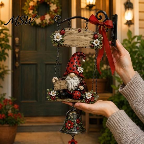 Cartello di Benvenuto Personalizzabile con Gnomo da Giardino e Campanella, Campanello da Porta Appeso per Esterno, Campanelle Eoliche con Numero Civico Uniche per Decorazioni di Patio, Casa, Portico, Cortile Campanella