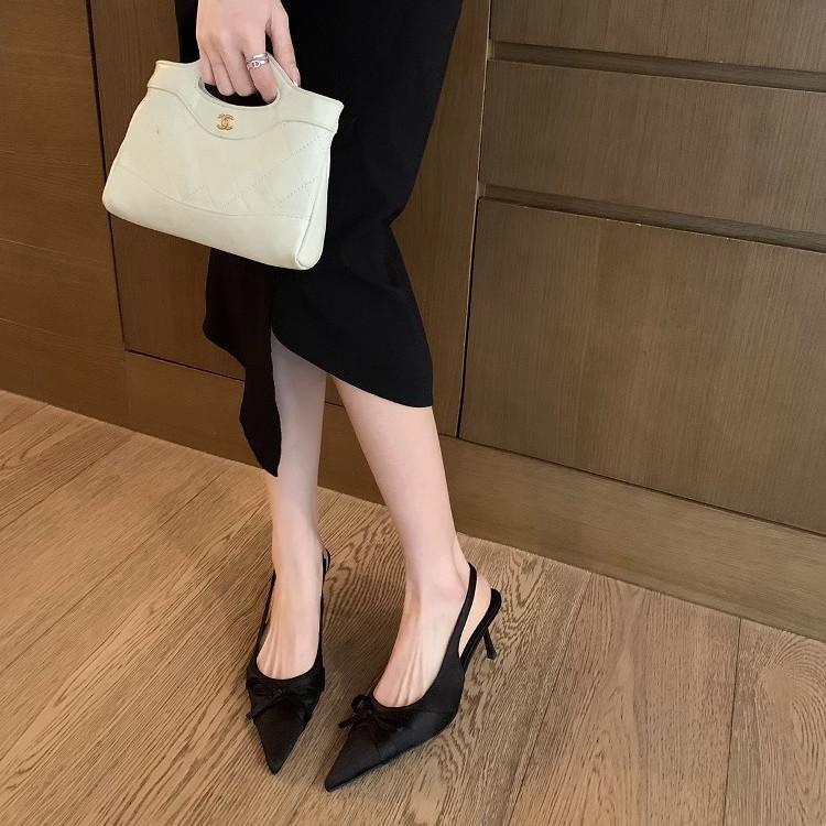 Trauben-Mutterstudiolee zeigt Beinlänge 7cm High Heel Sandalen Stiletto Schleife spitz hinten leer einzelne Schuhe Damen Sommer