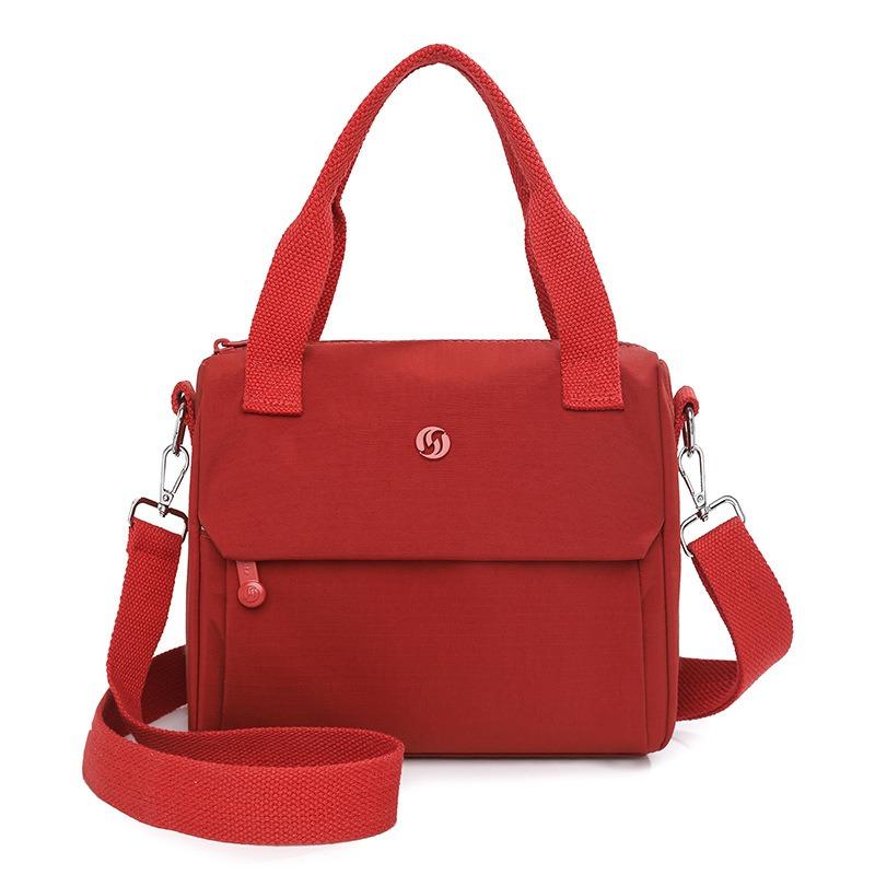 

Stylish large-capacity messenger bag trendy outdoor waterproof nylon handbag women s lightweight and simple shoulder bag