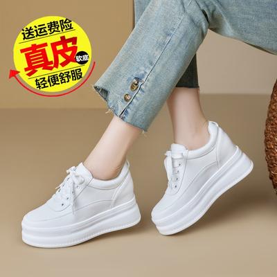 Primavera ed estate nuove scarpe bianche basse con rialzo interno da donna in pelle bovina con zeppa e suola spessa scarpe casual da passeggio in vera pelle