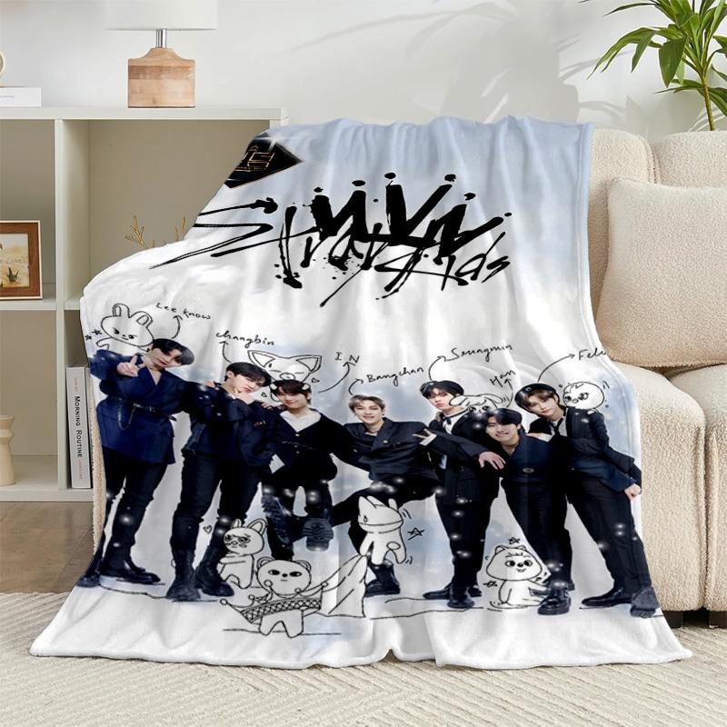 1PC K-pop Group Performance Flannel Blanket Gift, Suitable for Both Men And Women, Soft Ideal for Beds And Sofa, Birthday Or Christmas Gift