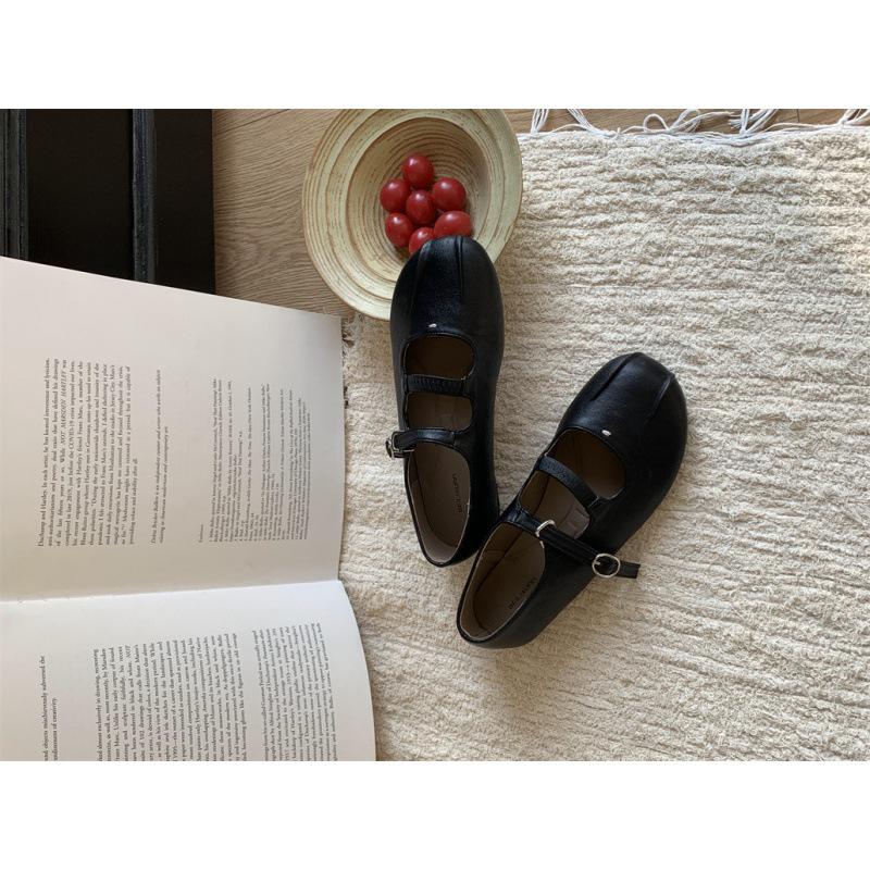 

Нишевые лимонно-желтые свиные ножки на плоской подошве одинарная обувь женская обувь темперамент с раздвоенным носком для работы бабушкины туфли 35 чёрный