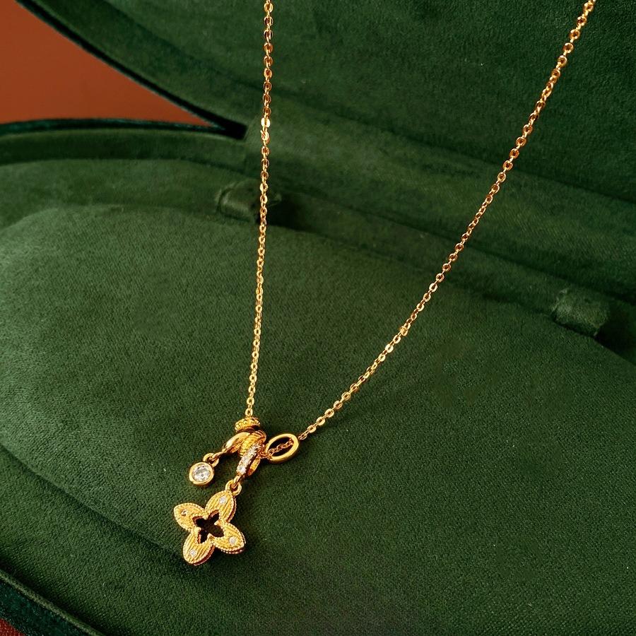 Women s Fashion Hollow Diamond Four Leaf Flower Pendant Necklace золотой