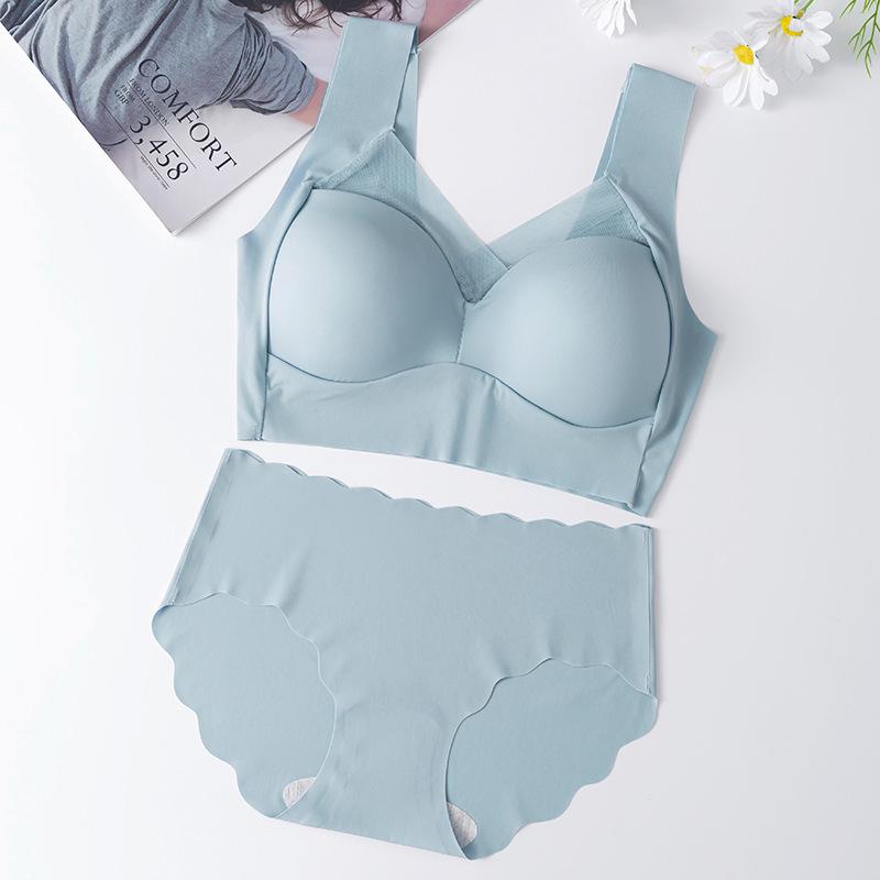 Stylish Sasha Ice Silk Sports Bra: Women's Supportive, Breathable, Anti-Sag.