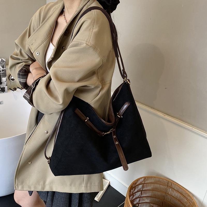 Suede bag women's large-capacity new autumn and winter leisure shoulder bag commuter tote bag backpack