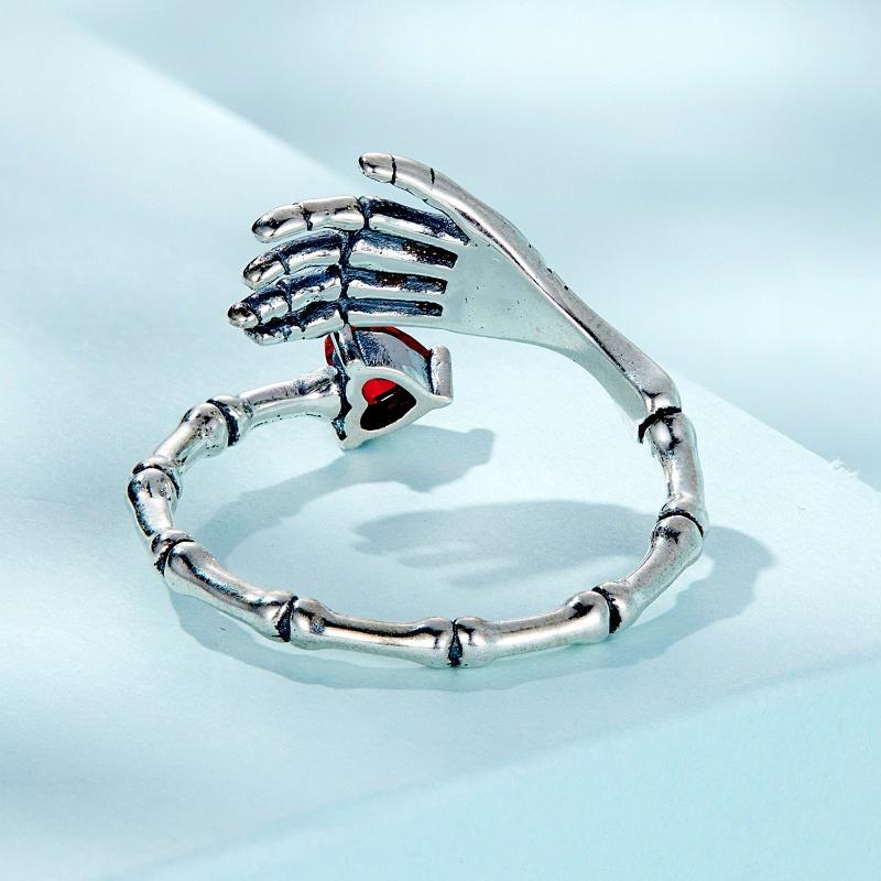 Fashion Zinc Alloy Skull Hand Red Heart Zirconia Ring Men and Women Hip Hop Halloween Party Accessories Opening Adjustable Jewellery