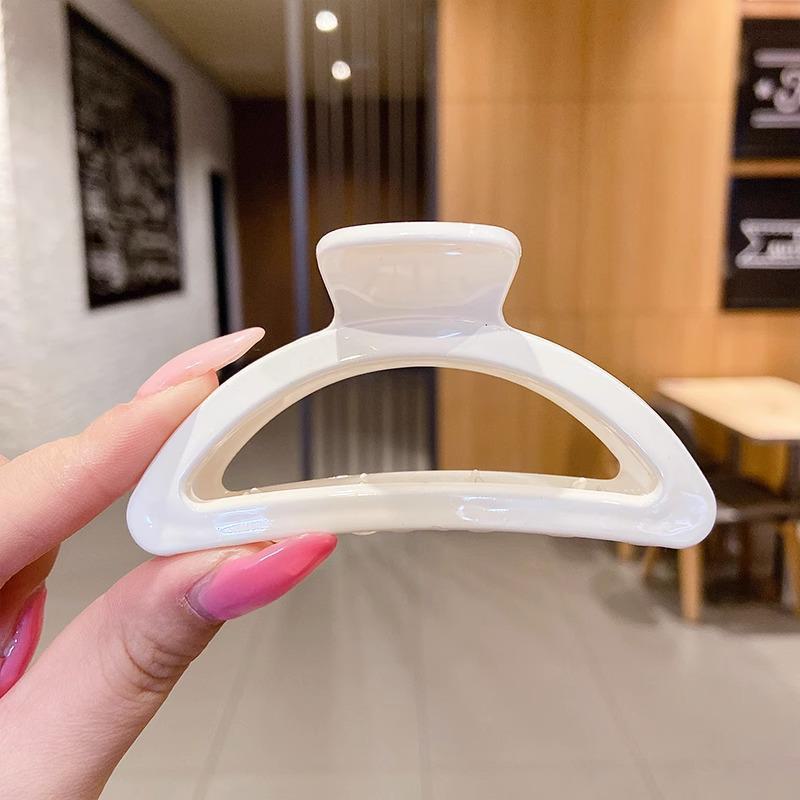 

Универсальная заколка для волос цвета молочного кофе: Большой, простой дизайн акулы для женщин D-shaped clip бежевый