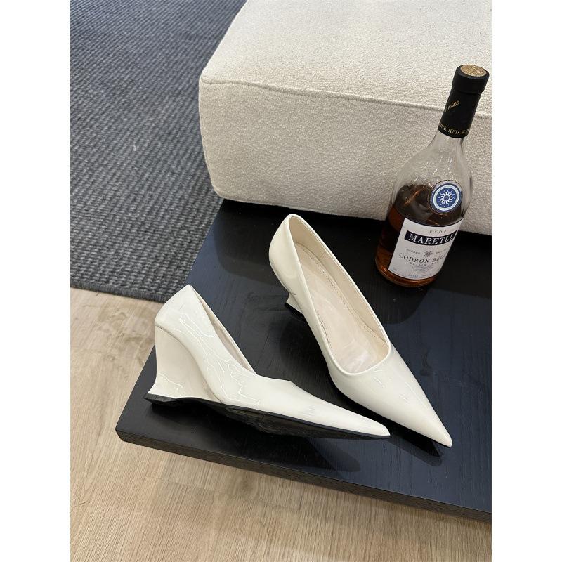 2025 spring and autumn new fashion versatile pointed high heels women's temperament wedge heel patent leather women's shoes single shoes women