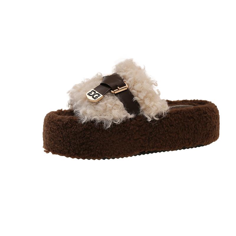Belt buckle thick-bottomed fluffy slippers women's 2025 autumn and winter new Xiaoxiangfeng sheep curly hair outer wear plush slippers