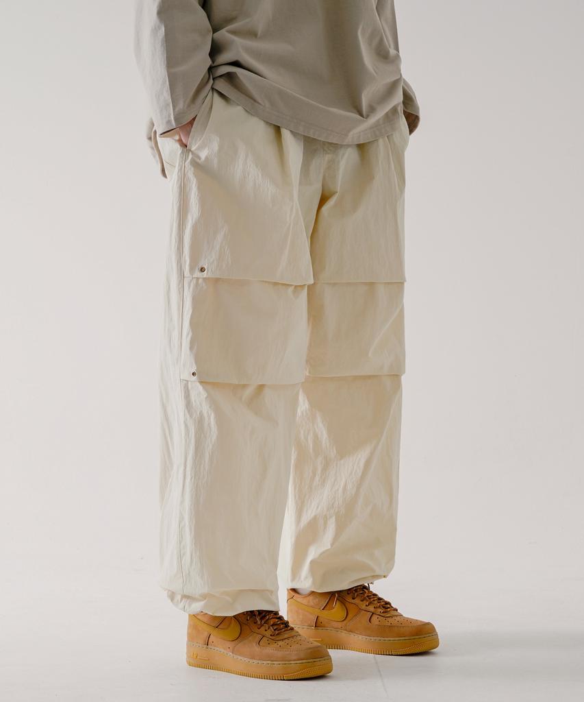 EZKATON Diving Nylon Pants Ivory Kmlp6734