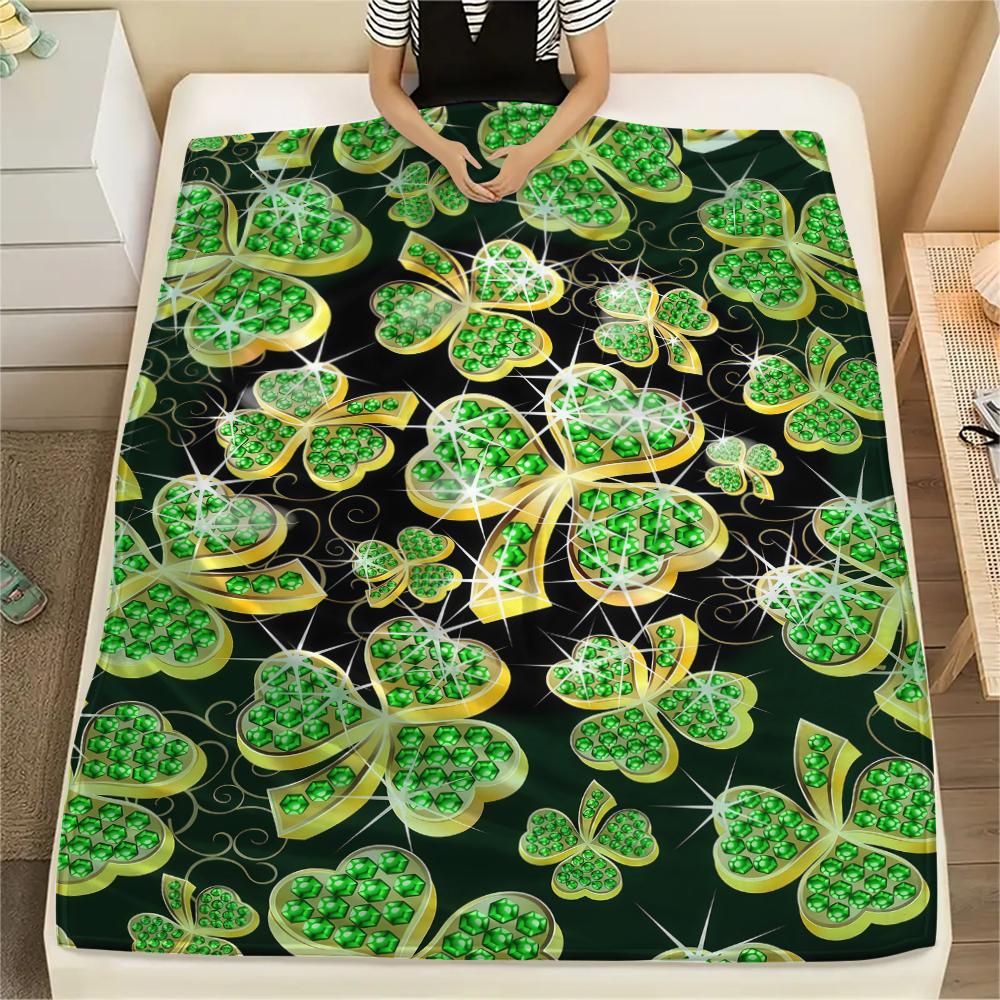 St.Patrick's Day Green Clover Print Flannel Blanket,High Quality Comfortable for All Seasons,Home Decor,Warmth and Comfort,Perfect for Christmas Gifts