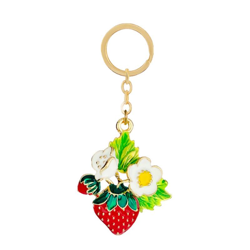 Simple Alloy Jewelry Color Fruit Strawberry Shape Keychain Pendant Decoration Fashion Ladies Bag Accessories Jewelry Gifts