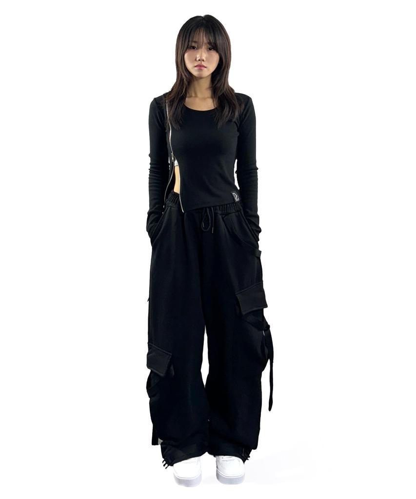 Digeunolusileu Strap Wide Cargo Pants