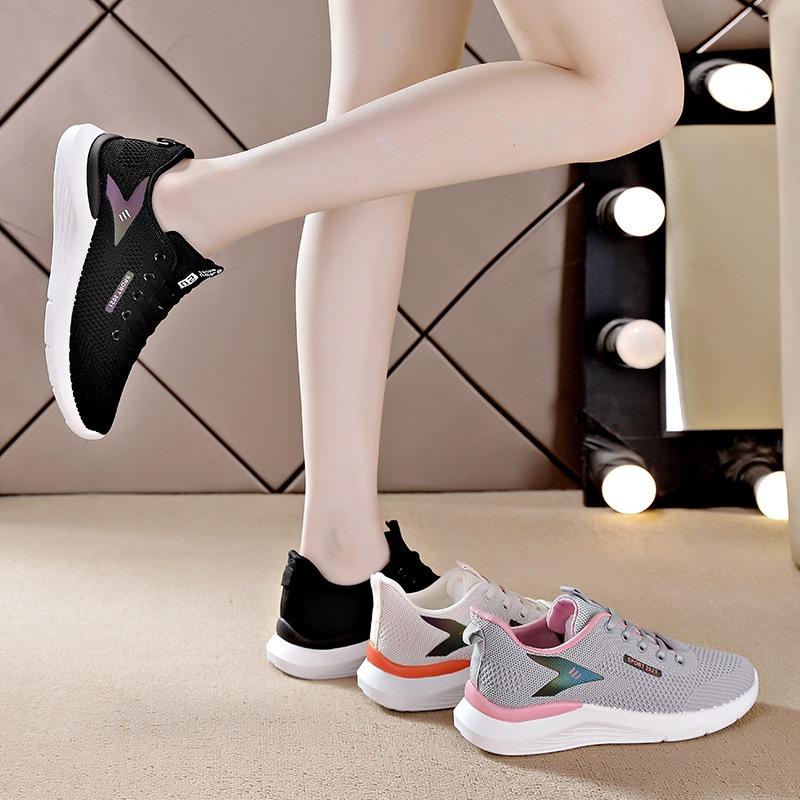 Mesh lightweight sports shoes, new soft-soled comfortable and versatile casual shoes, woven fly-woven flats