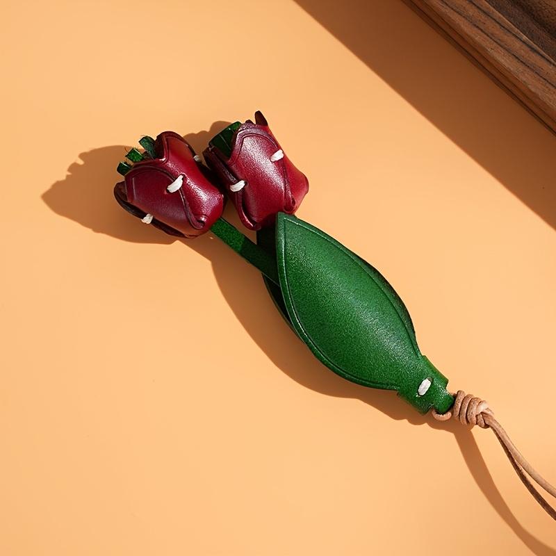 Handgefertigter Lederrosen-Schlüsselanhänger - Elegantes Tulpendesign Perfekt für Damen-Taschen, Geldbörsen oder Schlüssel | Ideales Valentinstagsgeschenk, Pflanzen-Thema