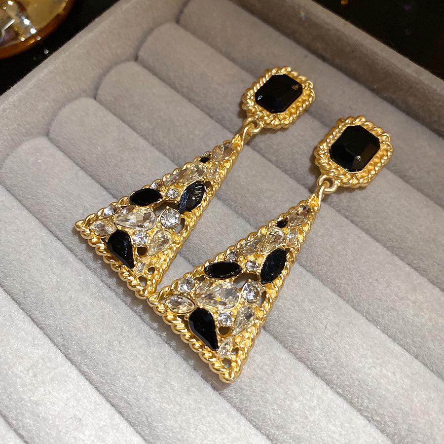Silver needle diamond triangle pendant earrings medieval vintage temperament earrings light luxury high-end earrings