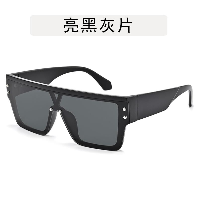 

High Quality Men Sun Glasses Square Shape Rivets Decoration Female Sunglasses Punk Stylish Sunglasses Women черный серый