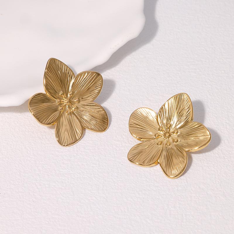 Retro Stainless Steel Floral Stud Earrings – Advanced Design, Non-fading, Versatile, for Women