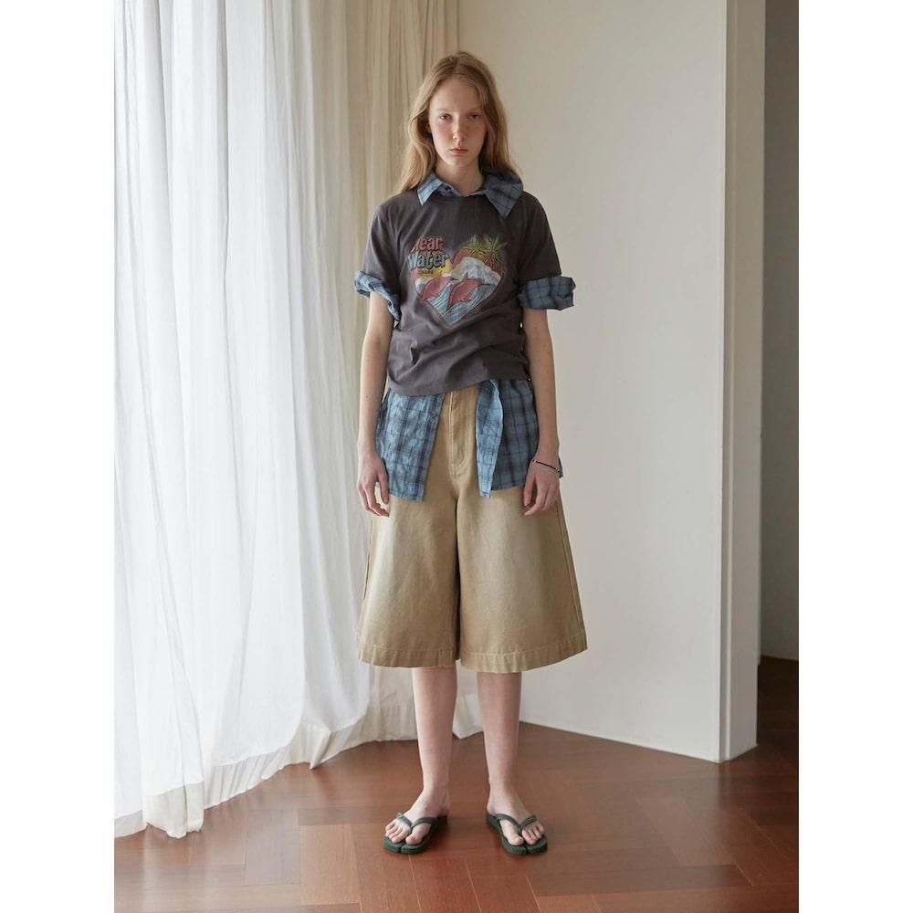 Saendeusaundeu (Unisex) Washed Color Denim Bermuda Shorts Beige