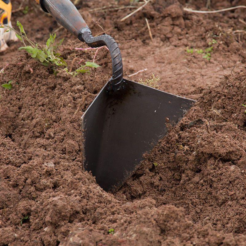 Farm Tools Hoes Triangle Furrow Hoe Small Tip Hoe Agricultural Land Turning Loose Soil Hoe Agricultural Farming Equipment