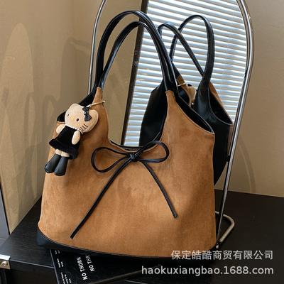 Autumn and Winter New Commuting Large-capacity Tote Bag 2025 Women's Casual Simple and Versatile Ins Shoulder Bag