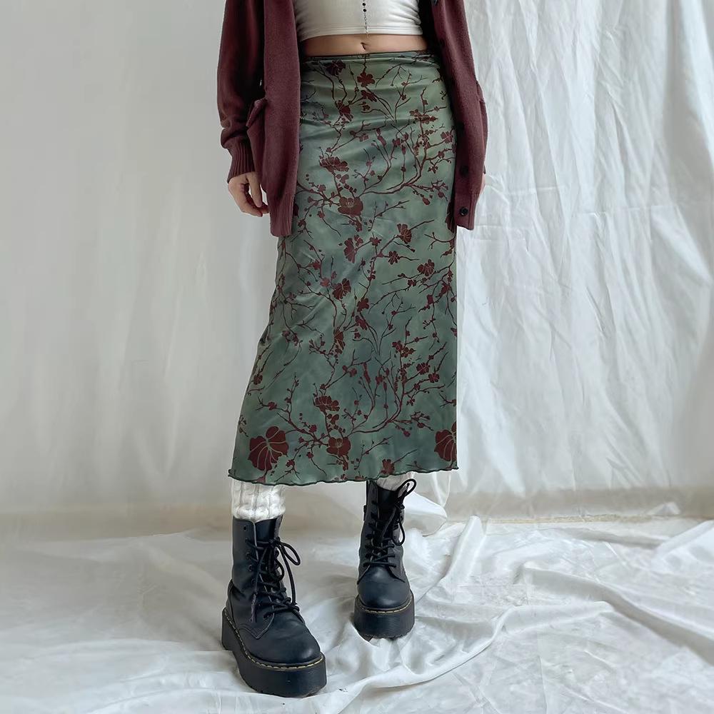 Vintage Green High-Waisted Midi Skirt: Chic, Versatile, and Skin-Brightening