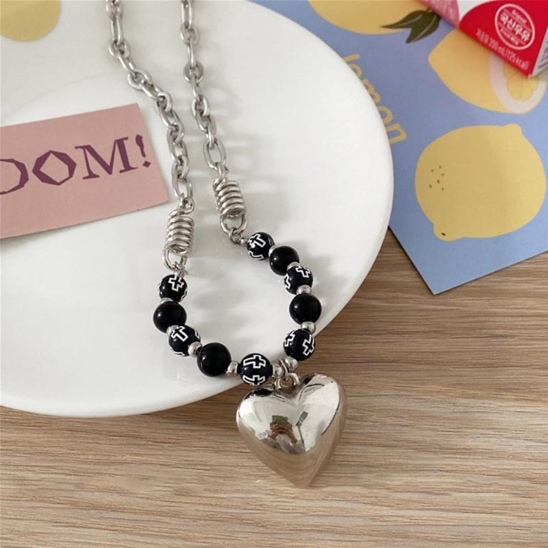 Fashion Sweet Cool Heart Pendant Necklace Choker Neck Chain Elegant Clavicle Chain Handmade Beaded Necklace Y2K Jewelry