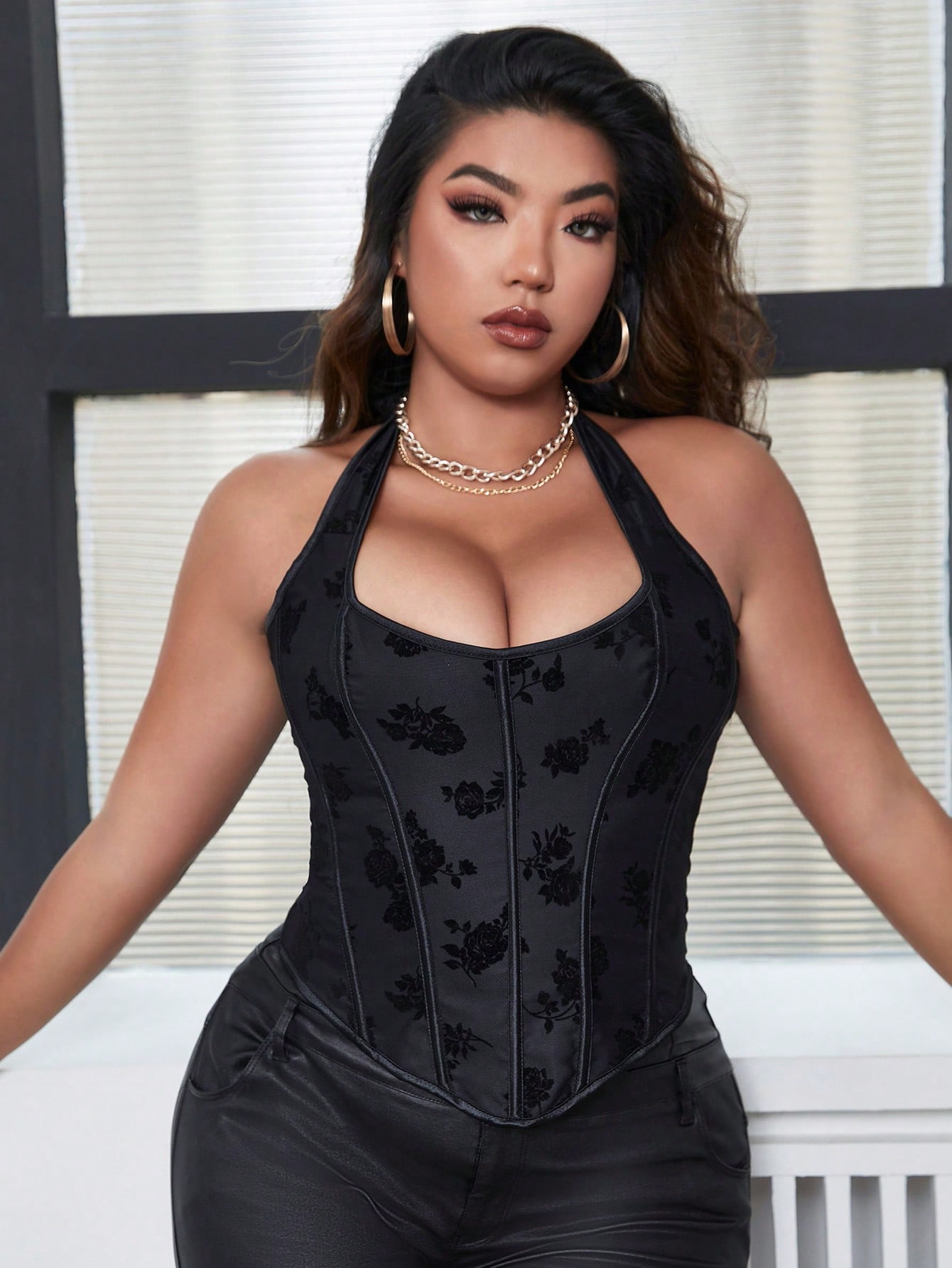 

Корсет-топ с асимметричным подолом и цветочным принтом Rose Beauty A Plus 4XL чёрный