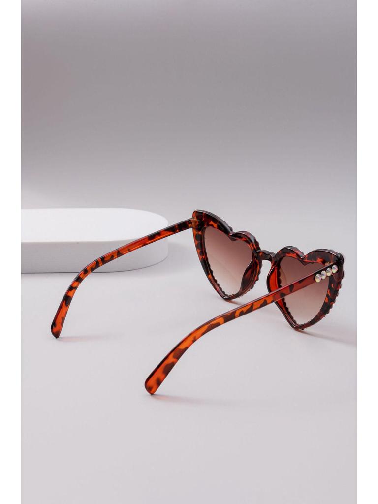 Heart-Shaped Rhinestone Sunglasses: Cute Pointed Diamond Handmade Design for Women