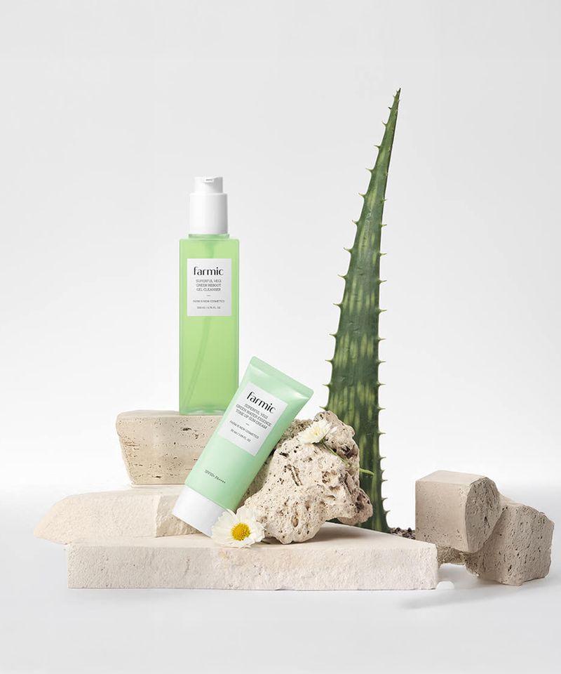 Superful Veggie High-Moisture Gel Cleanser Tone-Up Sunscreen Skincare Set